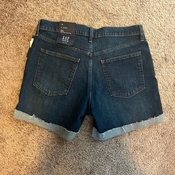 NWT Gap Mid rise denim shorts - size 8 - Picture 4 of 5